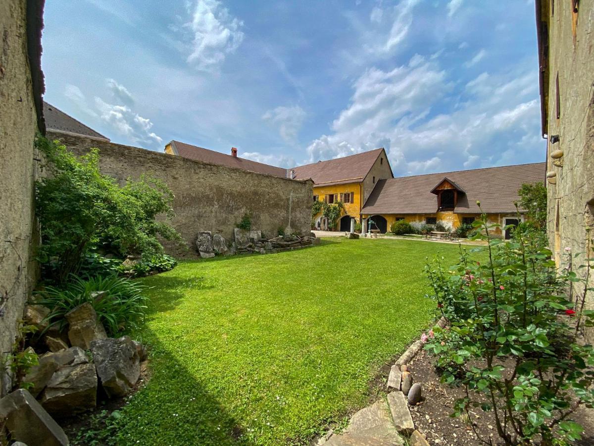 Apartamento Burg St. Veit, Wohnen Mit Charme Sankt Veit an der Glan Exterior foto